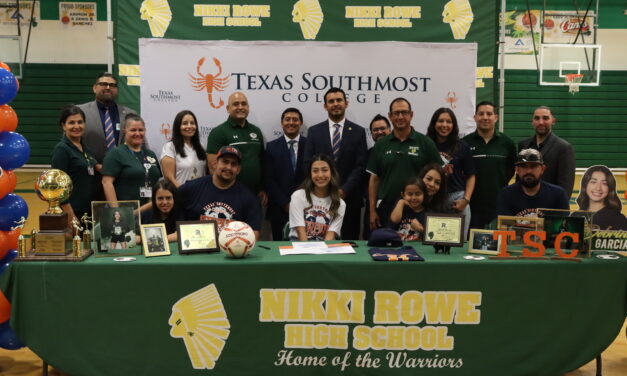Photos: Debrina Garcia – Nikki Rowe HS Signing